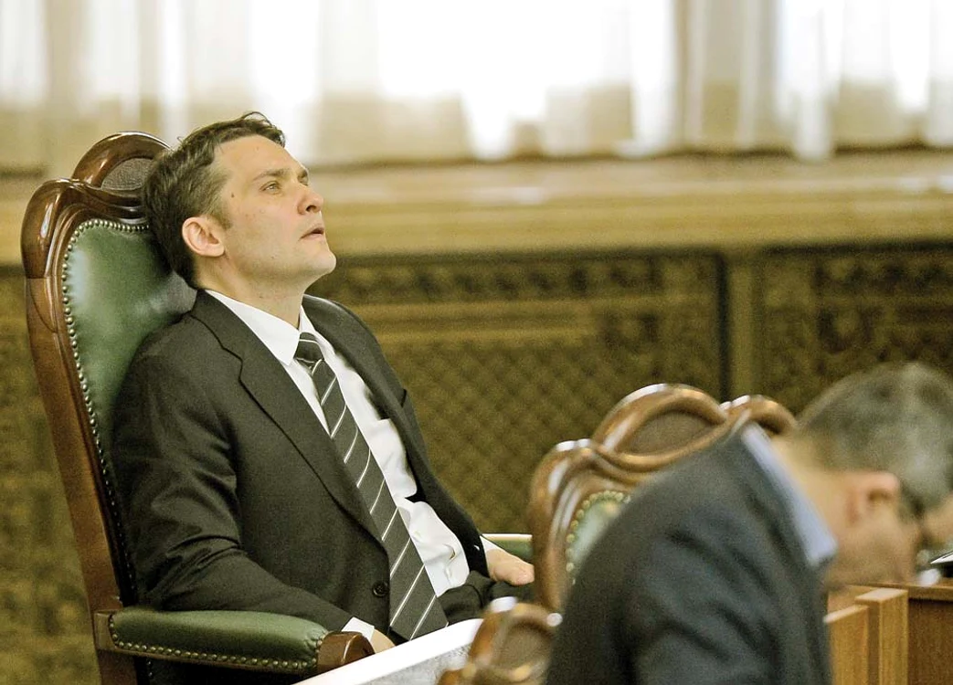 
    Senatorul Şova va da, din nou, piept cu cererea de arestare înaintată de procuroriFoto: Mediafax  