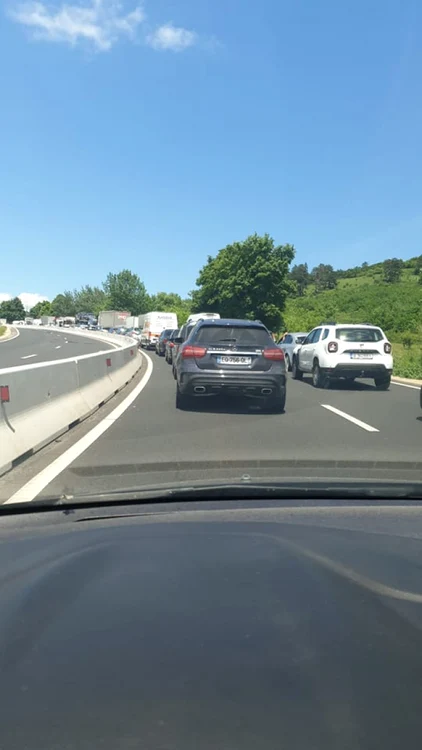 Cozile infernale de pe Valea Oltului din Vâlcea s-au mutat la Sibiu în zona Boiţa - Veştem tot pe DN7 Foto Marius Firtonea