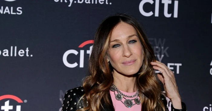 Actriţa
Sarah Jessica Parker negociază cu producătorii de la Hollywood
pentru ca această serie de succes să continue cu un al treilea
lungmetraj FOTO AFP