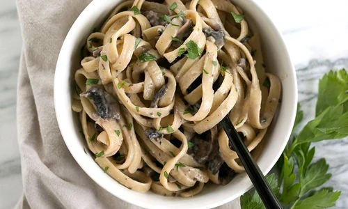 Tagliatele cu sos de ciuperci si ierburi aromate jpeg