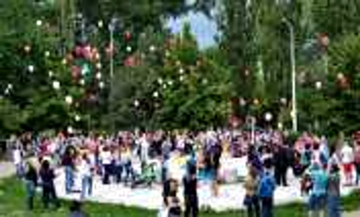 Vor fi înălţate baloane colorate, simbolizând despărţirea de copiii trecuţi în lumea celor drepţi