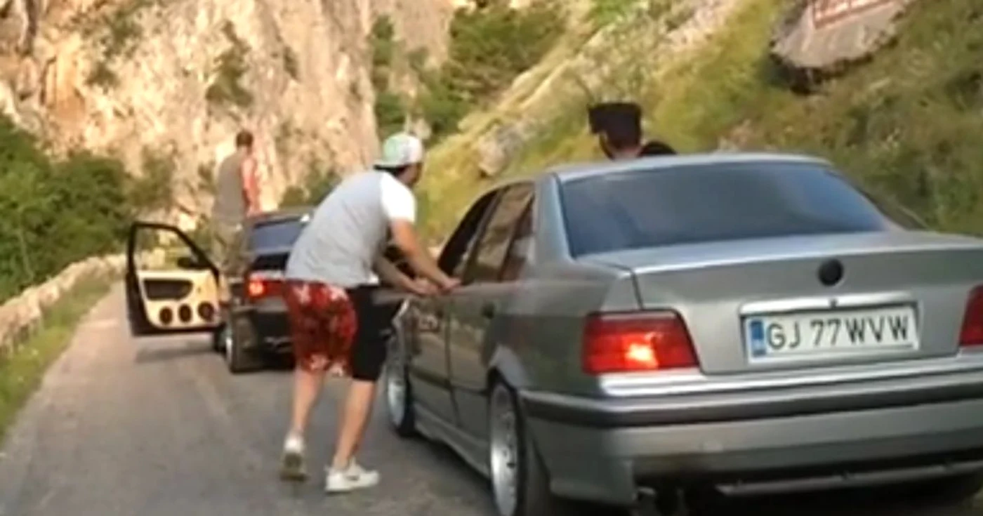 Maşinile au fost lăsate să meargă singure