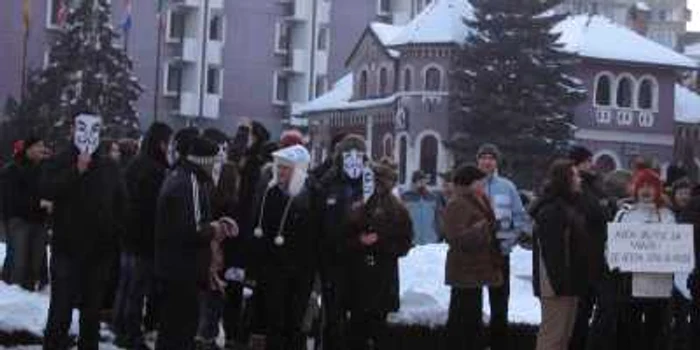 Zeci de tineri au prot3estat împotiva ACTA şi la Bistriţa