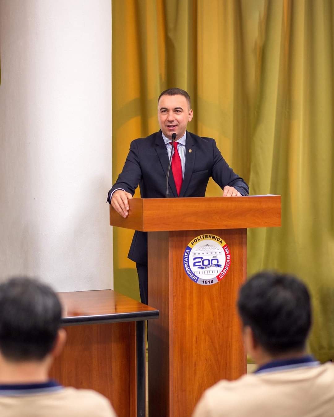 Ministrul Digitalizării vrea reducerea cu 90% a consumului de hârtie din instituția pe care o conduce Ministrul Digitalizării vrea reducerea cu 90% a consumului de hârtie din instituția pe care o conduce