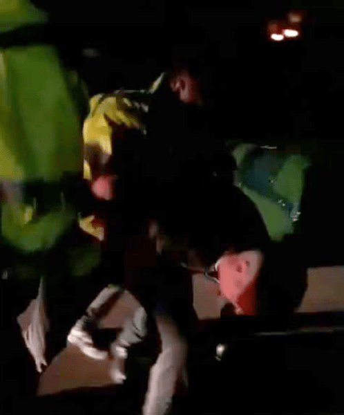 Șofer ucrainean, beat criță la volanul unei cisterne pline cu combustibil. S-a închis în cabină și a făcut circ cu polițiștii VIDEO