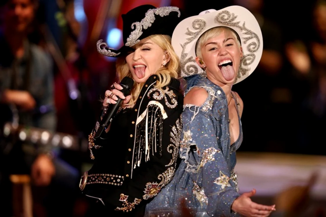 
    Madonna şi Miley Cyru au mai cântat împreunăFoto: Guliver Getty Images  