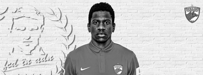 Jucătorul dinamovist Patrick Ekeng a murit, vineri seară, la 26 de ani, după ce s-a prăbuşit pe teren, la meciul cu FC Viitorul