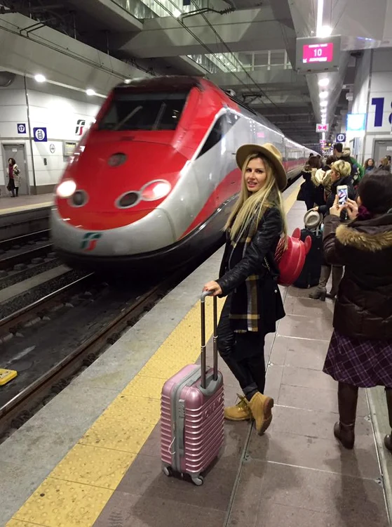 Andreea (37 de ani) a plecat cu trenul din Bologna în Roma
