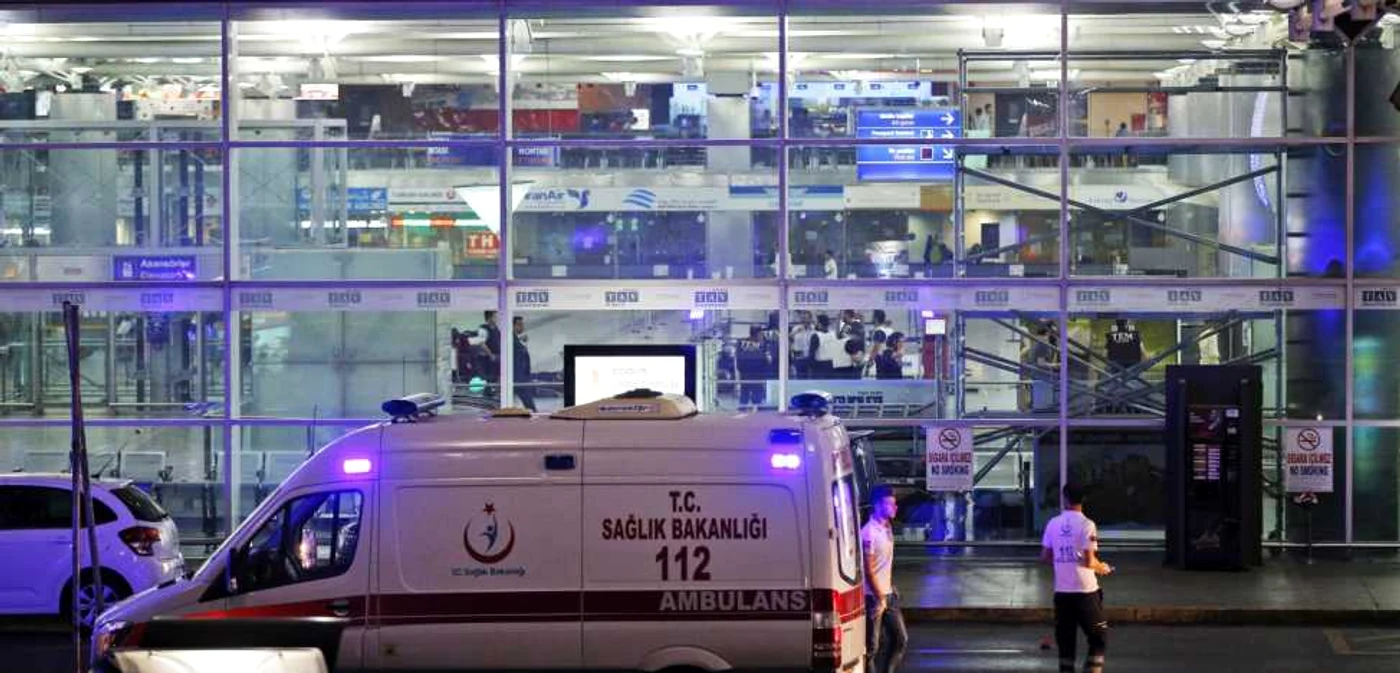 Atentat aeroportul Ataturk FOTO DHA TV via AP