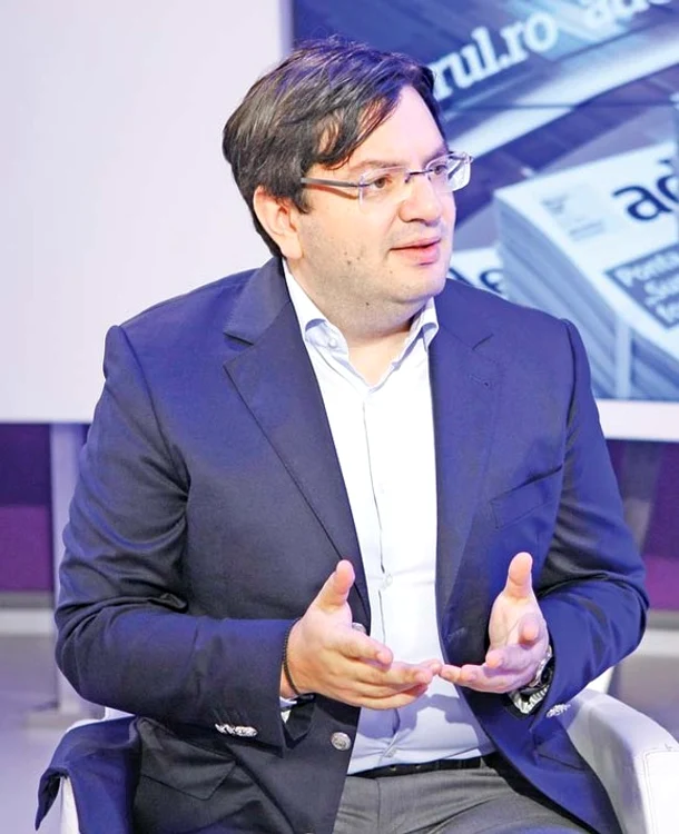 Ministrul Sănătăţii, Nicolae Bănicioiu este finul directorului de la Sala Polivalentă şi i-a botezat un copil 