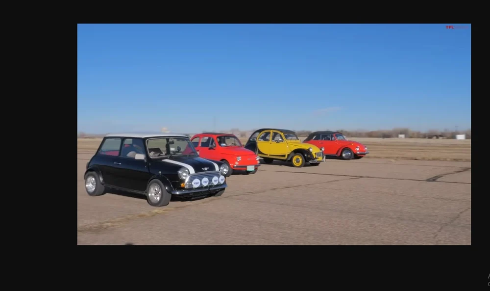 Mini-autoturismele legendare care au făcut istorie pe tot globul. Românii ar fi putut să o aibă pe Rodica, dar s-au ales cu Lăstun