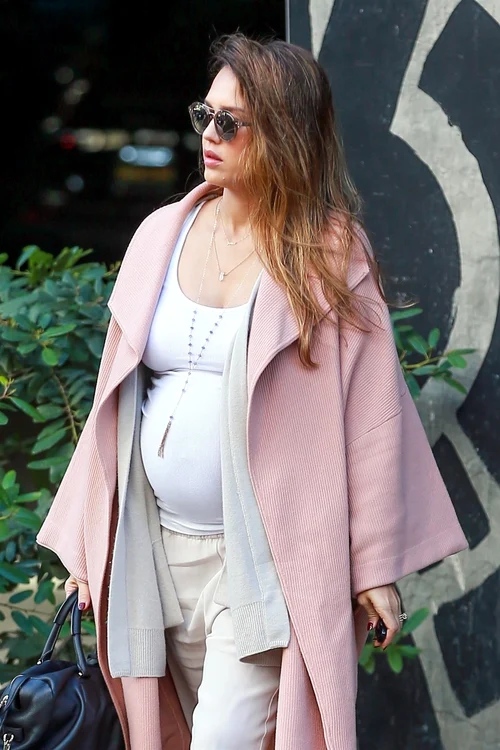 *EXCLUSIVE* Pregnant Jessica Alba heads to a meeting in Los Angeles jpeg