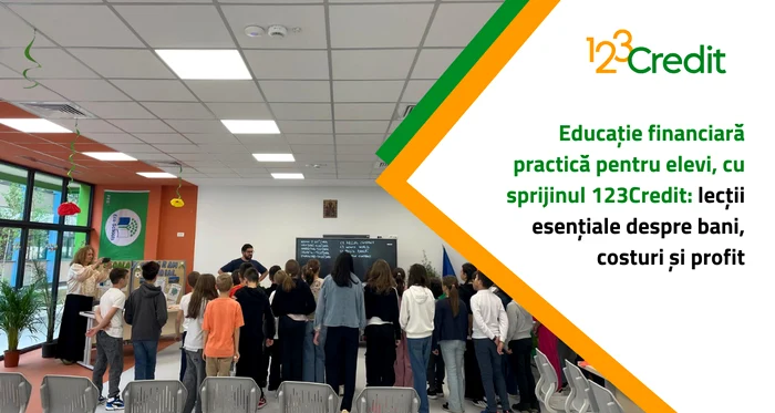 Educație financiară practică pentru elevi, cu sprijinul 123Credit: lecții esențiale despre bani, costuri și profit