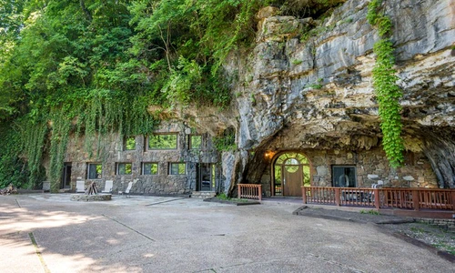  Cea mai luxoasă peşteră din lume se află în Arkansas, SUA jpeg