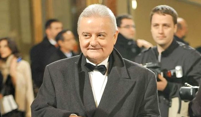 2007. Irinel Columbeanu lansa cu mare fast „columbeanitul”, un material revoluționar de construcții. A investit enorm, iar rezultatele au fost un dezastru
