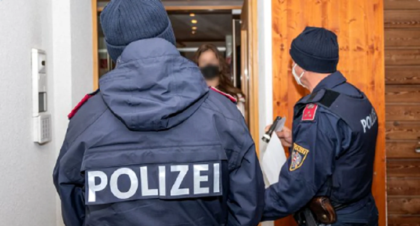 
    Aproape 100 de turiști au fost amendați în Austriafoto: Twitter  