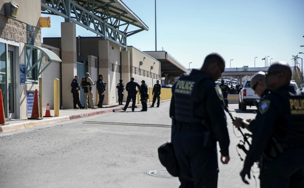 Ofiţeri la graniţa cu Mexicul din El Paso FOTO EPA-EFE