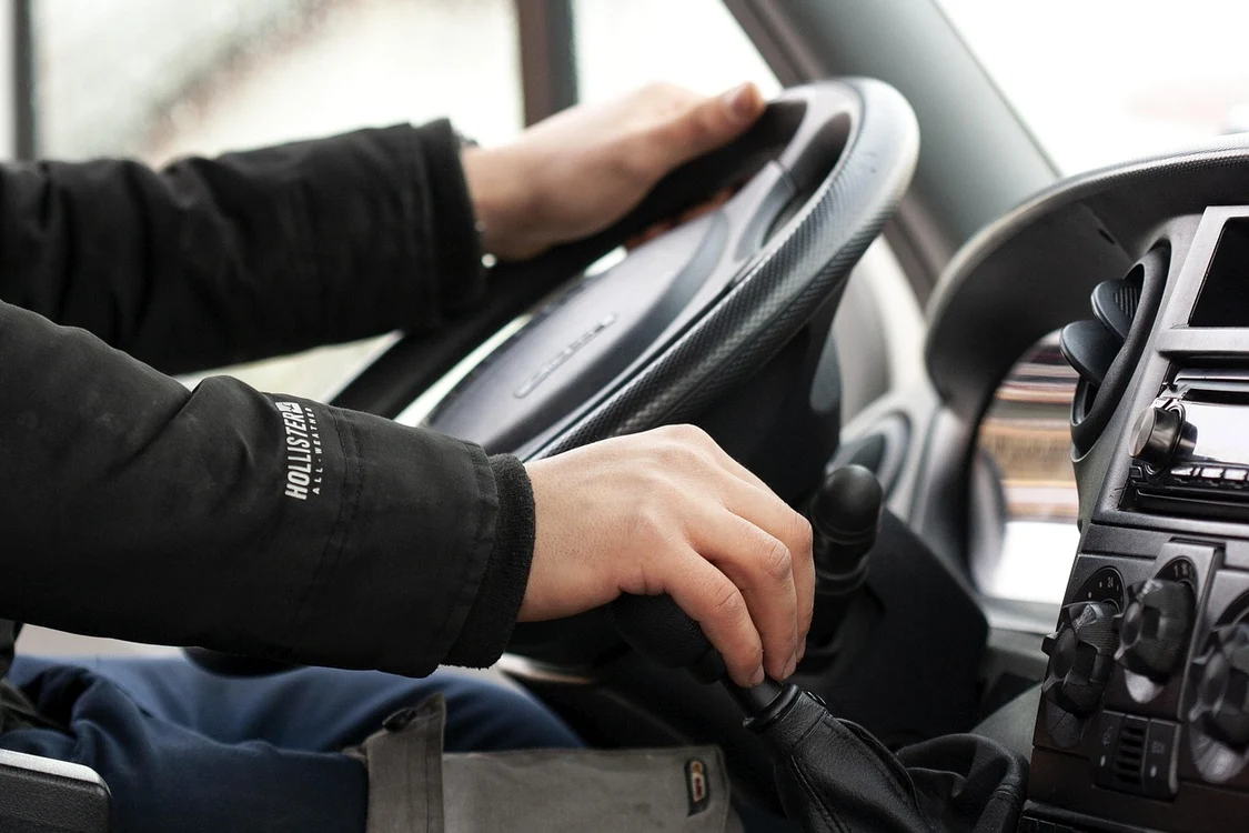 Studenții aleg tot mai des să lucreze pe Bolt sau Uber / Foto: Pixabay