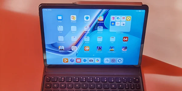 Huawei MatePad 11 tastatura si pen FOTO Adrian Pogîngeanu