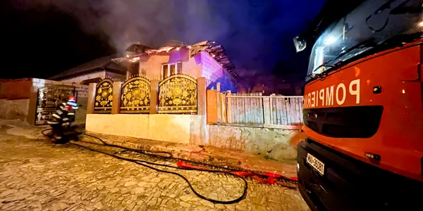 Incendiu case Babadag foto ISU tulcea jpeg