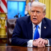 250211 donald trump oval office resolute desk ac 602p b91b38 webp