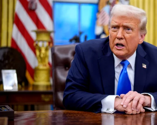 250211 donald trump oval office resolute desk ac 602p b91b38 webp