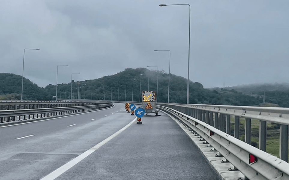 Noi probleme pe A1 din cauza dealului care a luat-o la vale. Cum se circulă acum
