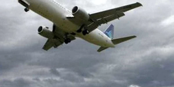 Un mort şi mai mulţi răniţi după ce un avion al Bangkok Airways a derapat la aterizare