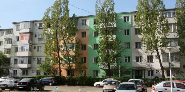 Blocuri de toate culorile în Iaşi