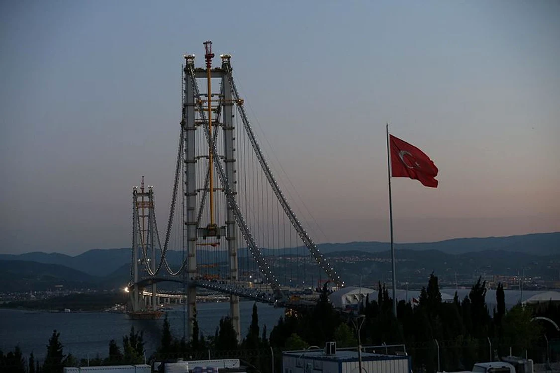 Oțel româneasc la cel mai lung pod suspendat din Turcia FOTO: Wikipedia