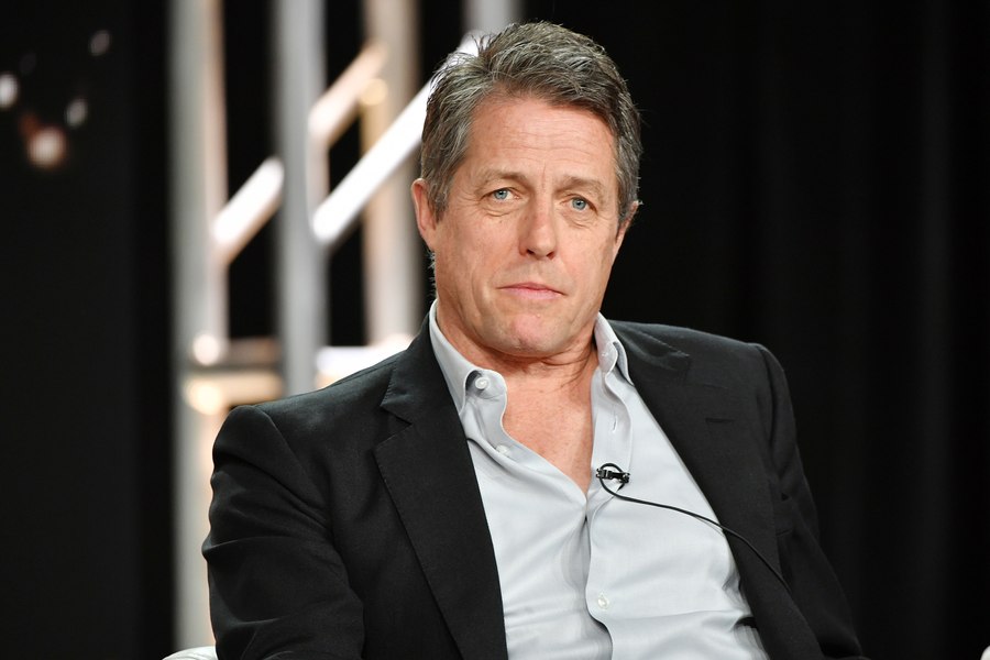 Hugh Grant critică dur școlile care alimentează dependența copiilor de ecrane: „E ultimul lucru de care au nevoie copiii!”