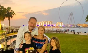 Părinții Ralucăi au venit în vacanță în Dubai  jpeg