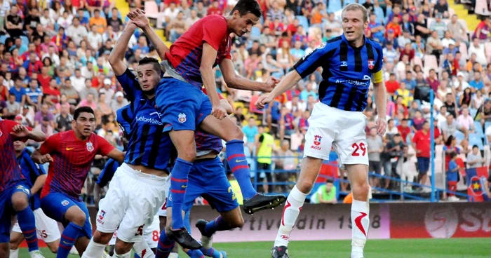 Steaua a câştigat cu 2-1 în faţa Oţelului