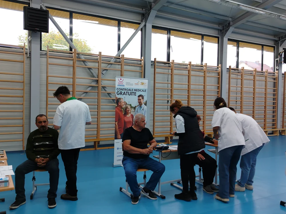 Caravane medicale pentru prevenția bolilor cronice. 11 spitale vor face screening în zonele defavorizate din România