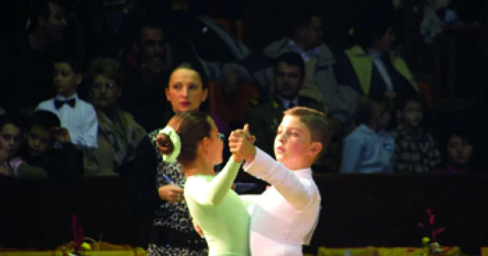 Resita: Reşiţenii concurează în pas de vals şi samba