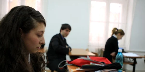 Liceeni au dat examenul cu profesorii de la catedră