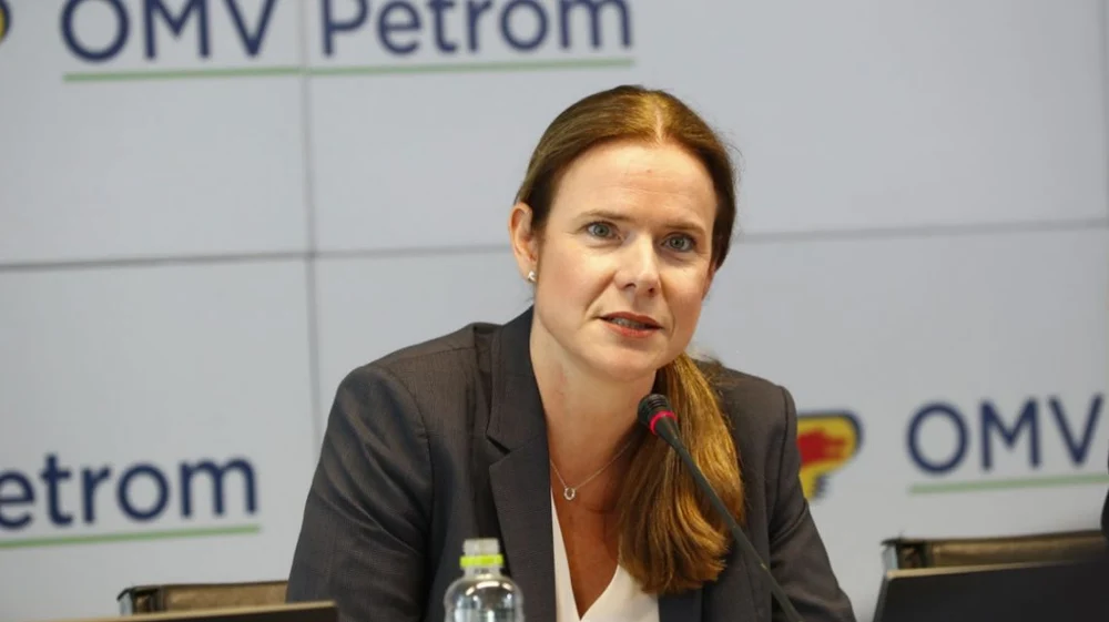 Ce mașină conduce șefa OMV Petrom. Compania explică de ce pune frână energiei verzi și ce investiții stimulează