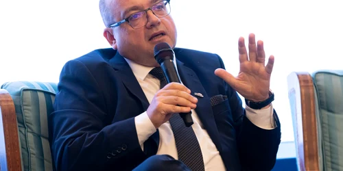valentin naumescu foto facebook png
