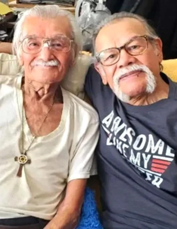 Luis Armando Albino (dreapta), alături de fratele lui, Roger (Foto: X)