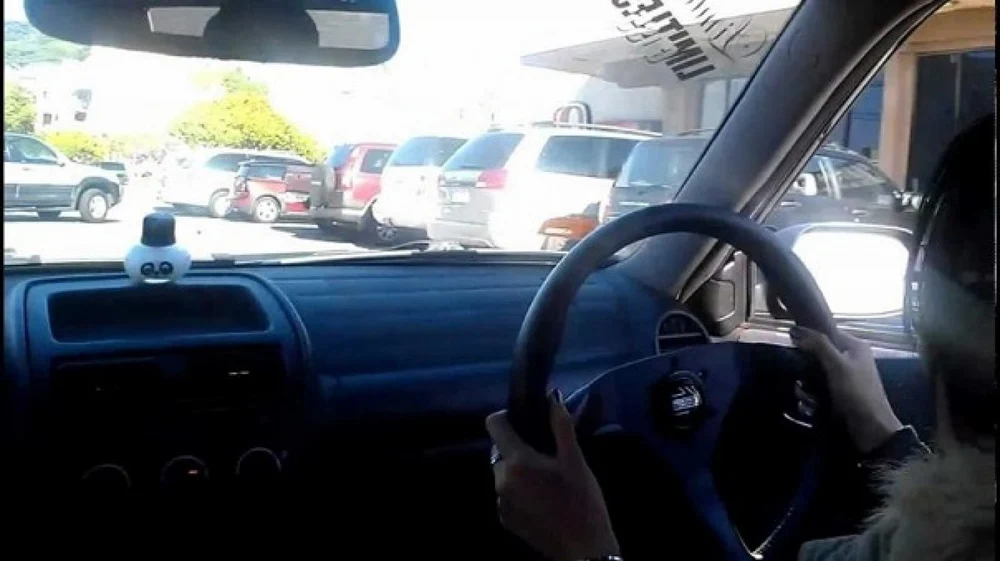 Polițiștii le-au pus gând rău şoferilor care conduc maşini cu volanul pe partea dreaptă. Sute de amenzi într-o singură zi