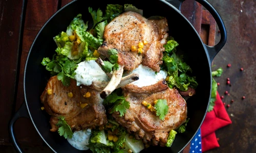 cotlete de porc cu salata de porumb jpeg