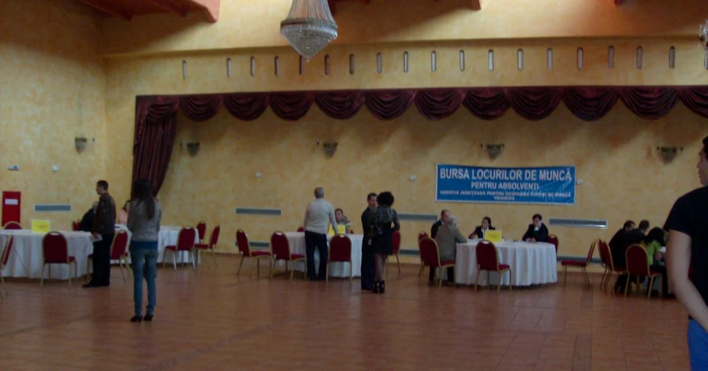 Nici Bursa Locurilor Muncă nu oferă mari soluţii pentru şomerii cu şcoală. Foto. N.C.