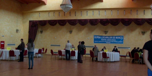 Nici Bursa Locurilor Muncă nu oferă mari soluţii pentru şomerii cu şcoală. Foto. N.C.