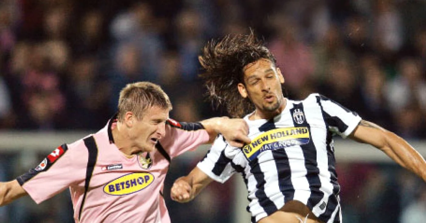 Goian (stânga) a jucat puţin în Italia,  dar a prins derby-ul din tur cu Juventus   