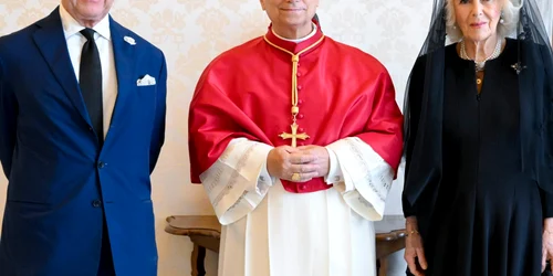 Regele Charles, Papa Leon si Regina Camilla foto X @VaticanNews png