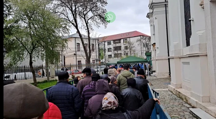 Enoriași din toată țara vin la Izvorul Tămăduirii FOTO: Arhiepiscopia Dunării de Jos