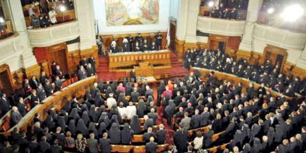 Fosta clădire a Camerei Deputaţilor tocmai a fost cedată Bisericii Ortodoxe Române