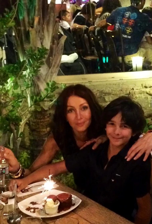 Vedeta a sărbătorit împreună cu fiul ei, la un local