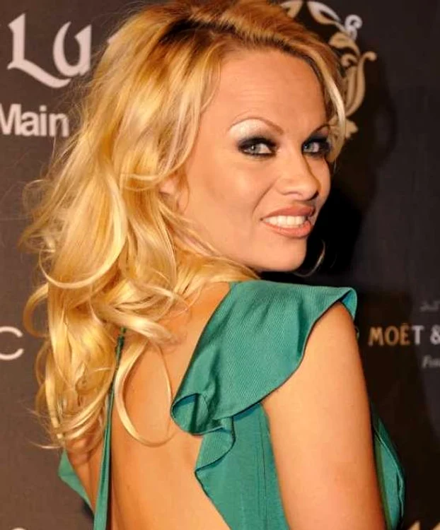 
    Pamela Anderson datorează fiscului american 493.000 de dolari (Foto: EPA)  