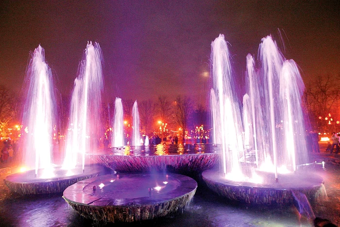 Cu ocazia „Zilelor Bucureştiului” vor fi  inaugurate „artezienele luminoase”  de la Unirii şi Piaţa Constituţiei